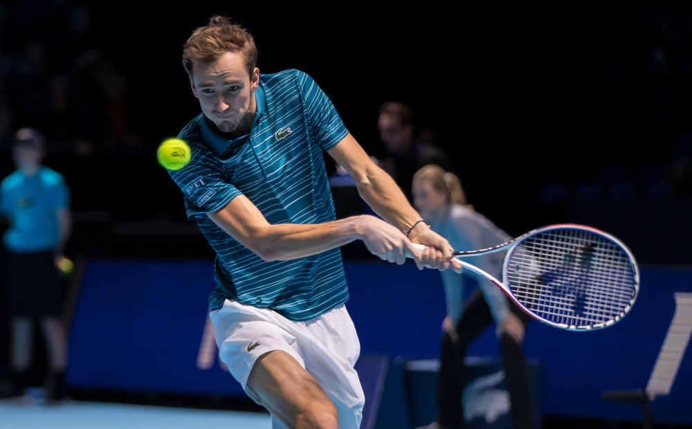 Cicips ATP finālturnīrā pirmo reizi karjerā uzvar Medvedevu
