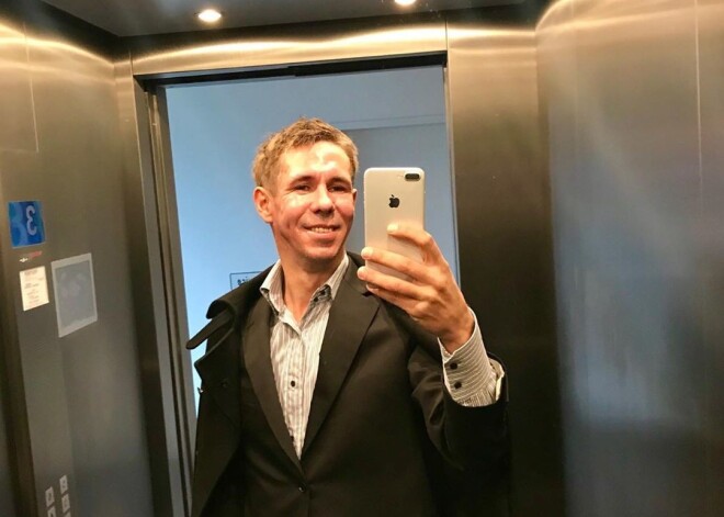 «Бабушка придет — отвяжет»: Алексей Панин привязал плачущую дочь ремнем к батарее