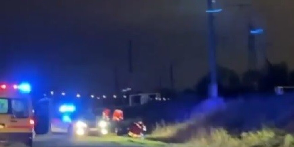 Видео: в Тирайне поезд насмерть сбил мужчину на электросамокате