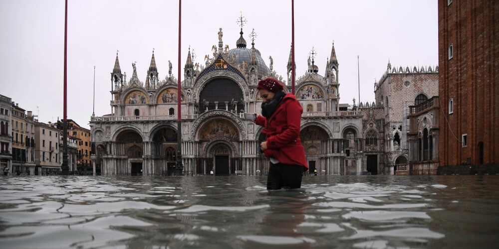 Venēcija vienā naktī piedzīvo lielākos plūdus pēdējo 53 gadu laikā