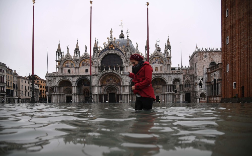 Venēcija vienā naktī piedzīvo lielākos plūdus pēdējo 53 gadu laikā