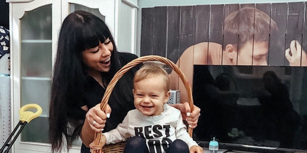 Экс-участницу "Дома-2" Нелли Ермолаеву затравили за голое фото с сыном