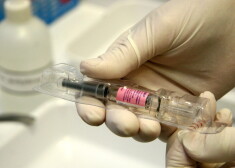 Milzīgs pieprasījums pēc valsts apmaksātajām gripas vakcīnām grūtniecēm un bērniem - dažviet tās jau beigušās