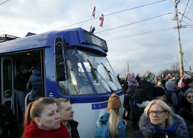 18. novembrī sabiedriskais transports un autostāvvietas Rīgā būs bez maksas