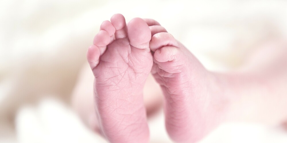 Vienīgais zināmais gadījums pasaulē: lietuviešu mediķi palīdz izdzīvot meitenītei, kura piedzimstot svēra 350 gramus