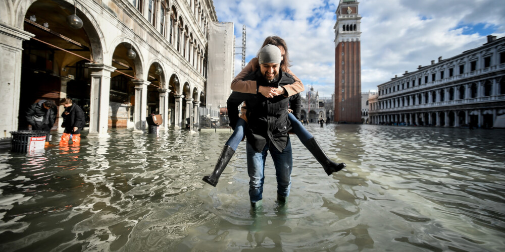 Plūdos cietušajā Venēcijā izsludina ārkārtas stāvokli