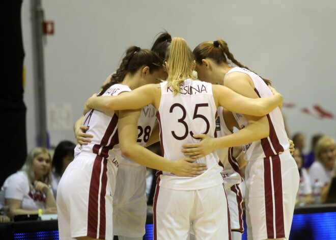 Latvijas basketbolistes trenera Gulbja debijā cieš smagu zaudējumu EČ kvalifikācijas ievadā