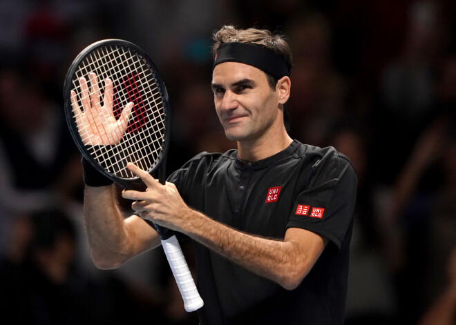 Federers iekļūst "ATP Finals" pusfinālā un nodrošina Nadalam palikšanu līderpozīcijā