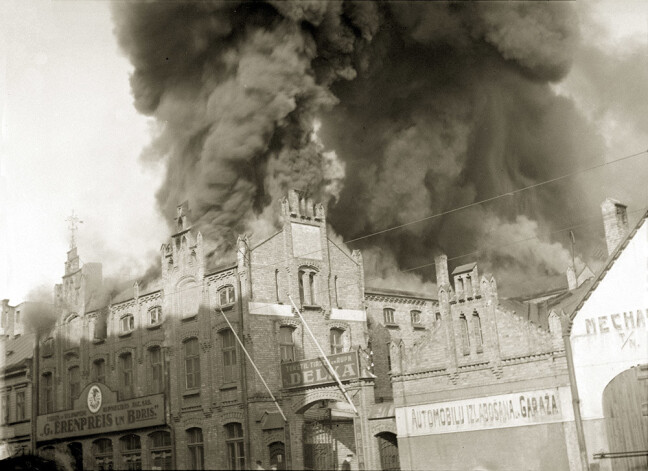 1929. gadā Ērenpreisa fabriku piemeklēja ugunsgrēks. Par laimi, ražošanu pēc tam bija iespējams atsākt.