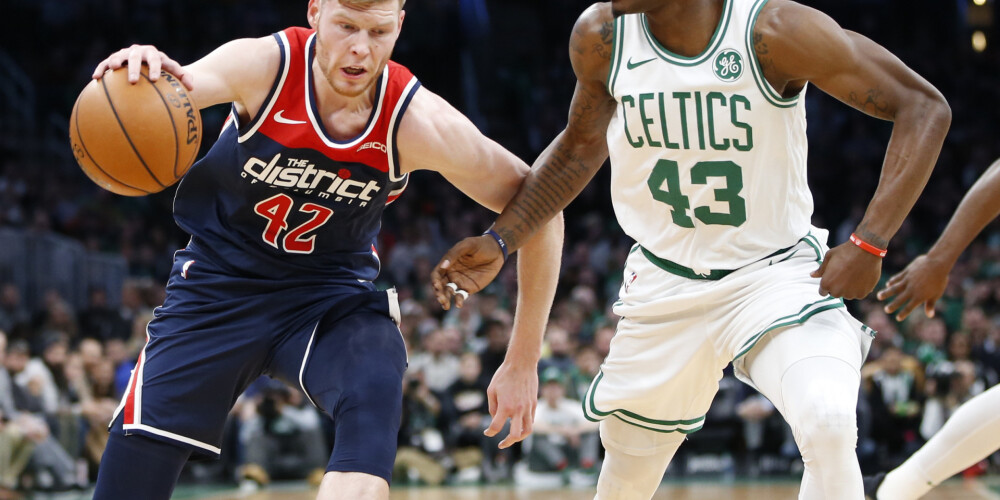 Bertāns gūst astoņus punktus Vašingtonas "Wizards" trešajā uzvarā spēlē pret Bostonas "Celtics"