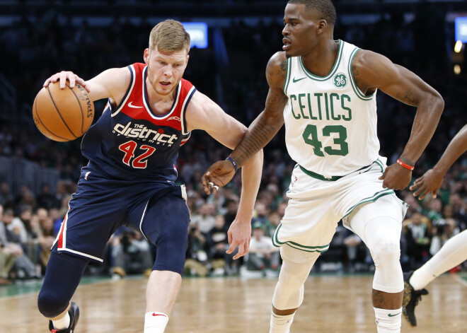 Bertāns gūst astoņus punktus Vašingtonas "Wizards" trešajā uzvarā spēlē pret Bostonas "Celtics"