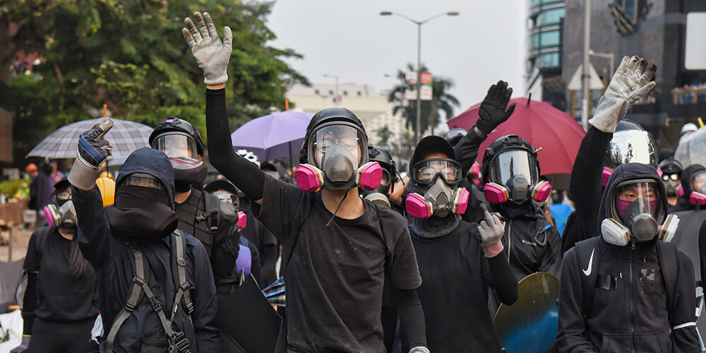 Honkongas tiesa Kerijas Lamas ieviesto masku aizliegumu atzīst par nekonstitucionālu