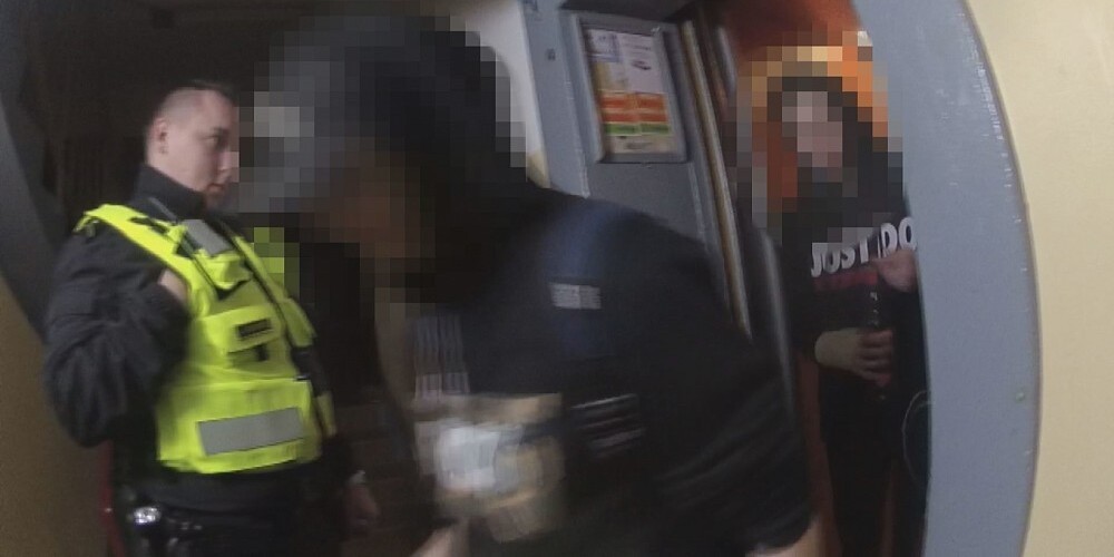 В Иманте пьяные подростки напали на полицейских
