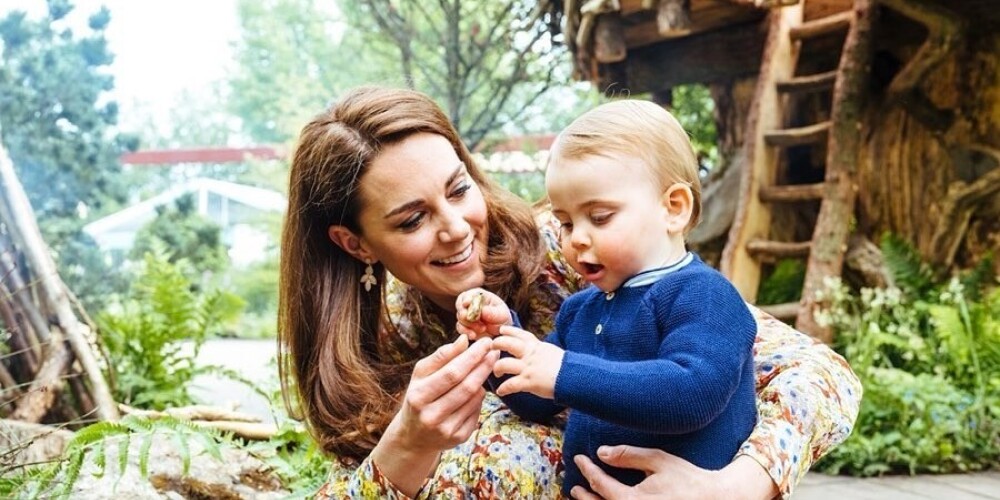 Такая же, как все: Скромность герцогини Кэтрин впечатлила других мам в школе раннего развития