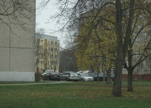 Автоненавистник портит машины в Пурвциемсе: полиция ищет очевидцев