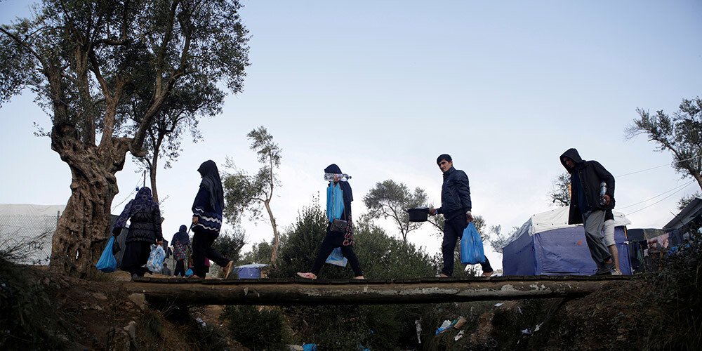 Grieķija slēgs 3 lielākās bēgļu nometnes Egejas jūras salās