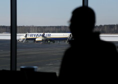 Šobrīd neviens normatīvais akts neregulē situāciju ar aviokompāniju ieviestajiem melnajiem sarakstiem.