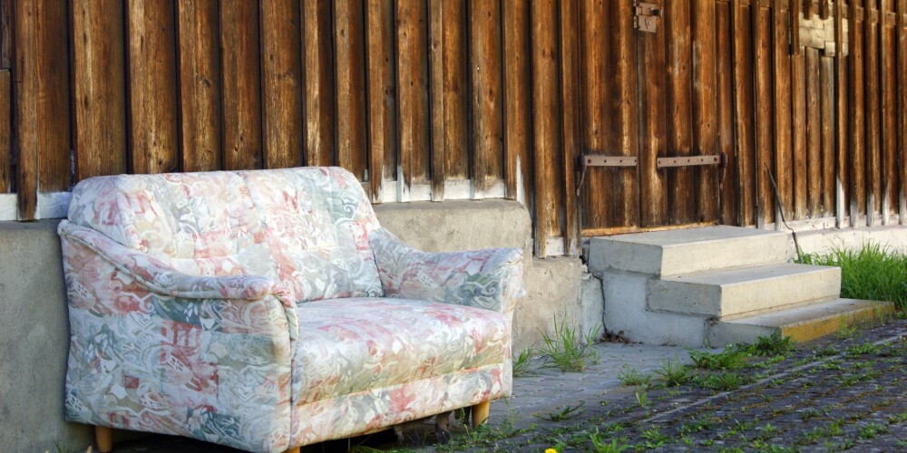 Krievijā pārdota privātmāja ar sievietes līķi zem dīvāna