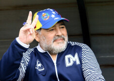 Kopš Maradona pārņēma "Gimnasia" vadība grožus, vienība vietējā čempionātā izcīnījusi trīs uzvaras, kas ļāvis pakāpties par divām pozīcijām.