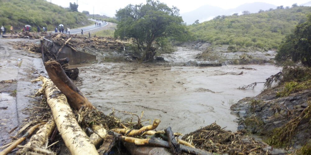 Ilgstošā lietus dēļ Kenijā sākušies plūdi un zemes nogruvumi, ir bojāgājušie