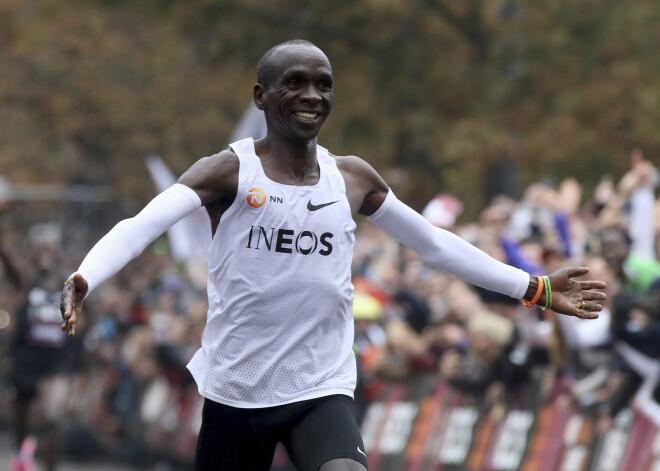 Kipčoge un Muhamada atzīti par 2019. gada labākajiem vieglatlētiem