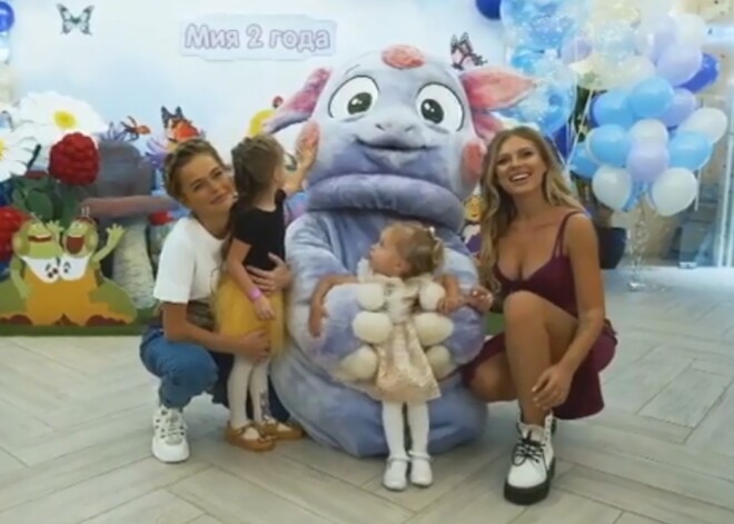 Рита Дакота показала трогательное видео с дня рождения дочери с участием Влада Соколовского