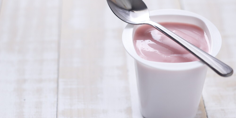 Диетологи назвали йогурт худшим вариантом завтрака. Почему?