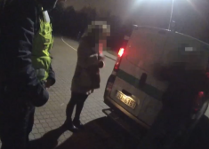 "Везите его на Твайку!": Пьяный рижанин напал на полицейского