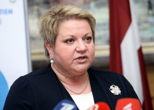 Оппозиция отозвала подписи и отказалась от намерения отправить в отставку Владову