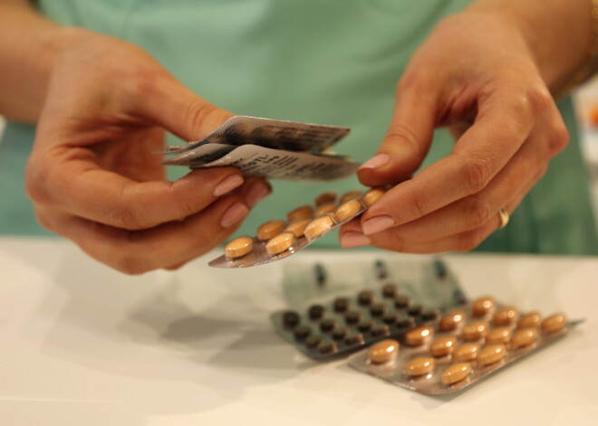 Konkurences uzraugi ceļ trauksmi par zāļu cenām - tās ir augstākās Baltijā