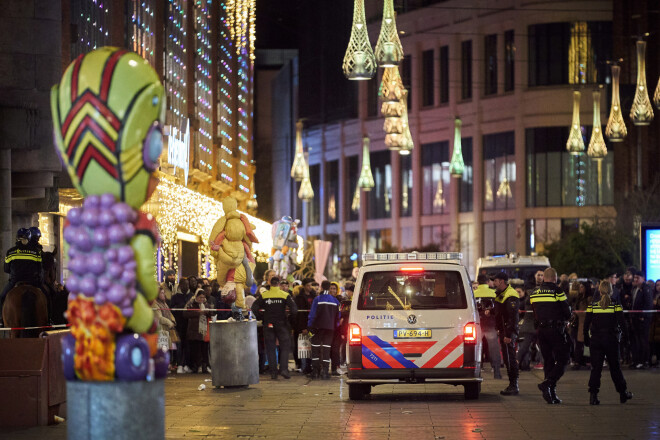 Hāgas centrā uzbrukumā sadurti trīs cilvēki