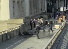 Policija uzbrucēju nošāvusi