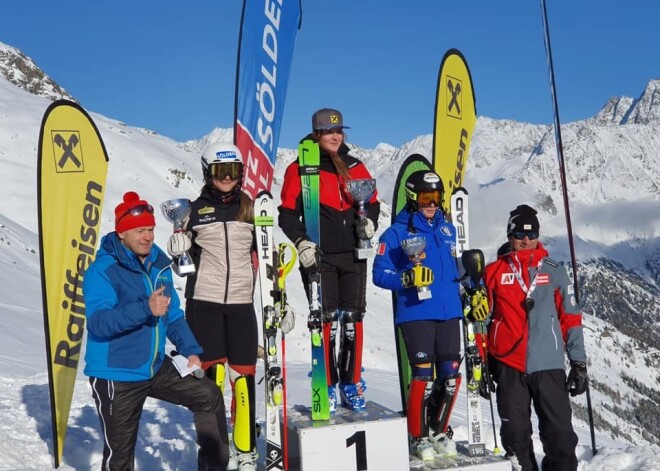 Talantīgā kalnu slēpotāja Ģērmane izcīna savu pirmo uzvaru FIS sacensībās