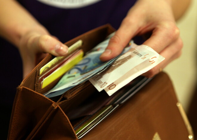 Nākamgad algas turpinās strauji pieaugt, lēš ekonomisti