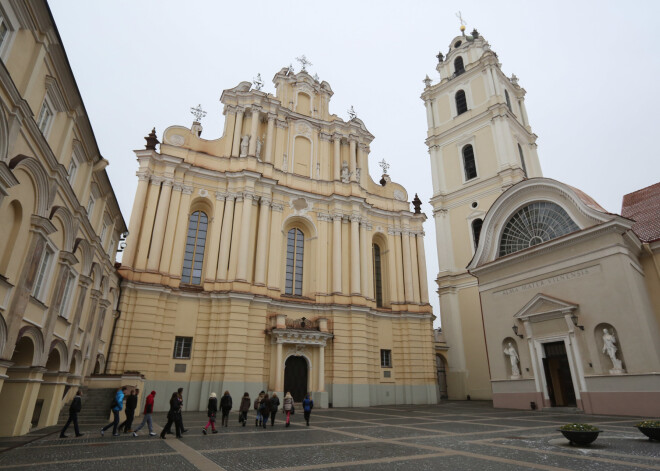 Viļņas Universitāte, protestējot pret zemajām algām, uz divām dienām apturēs darbību