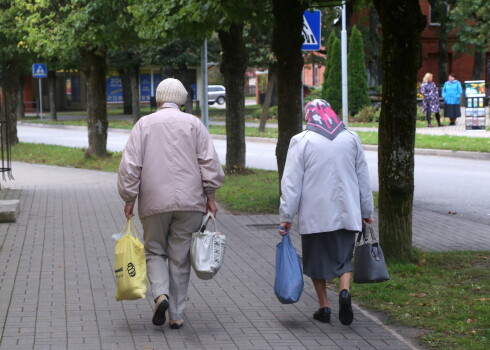  20 000 cilvēku saņems minimālo vecuma pensiju 88 līdz 208 eiro apmērā.