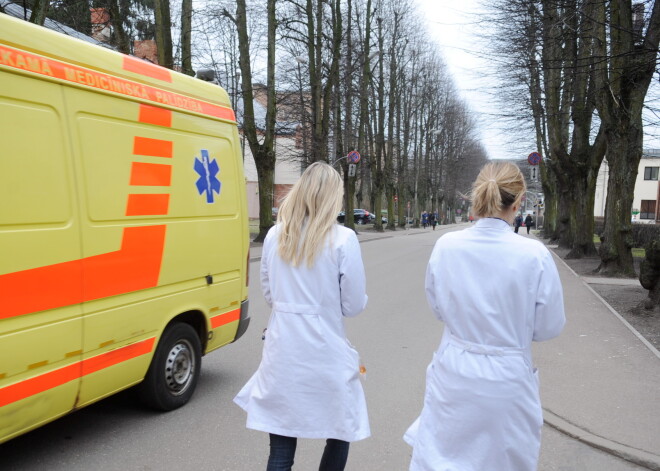 Arī OECD atzīmē medmāsiņu trūkumu kā milzīgu Latvijas problēmu