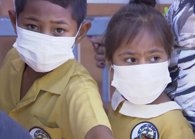 Masalu uzliesmojuma pārņemtā Samoa veic masveida vakcinēšanu