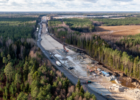 Igaunijas premjers netic, ka "Rail Baltica" projektu varētu pabeigt laikā