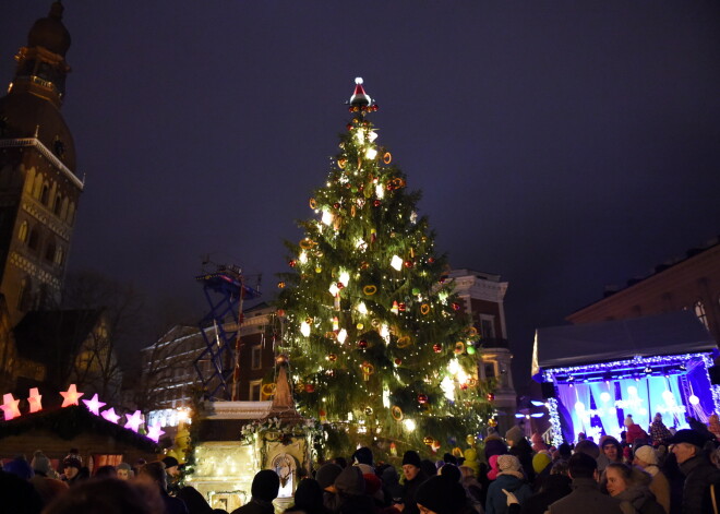 Sinoptiķu prognoze: Latvijā noturīgas ziemas šomēnes nebūs; Ziemassvētkos līs lietus