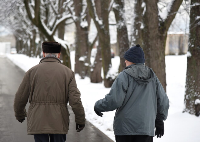 Latvijā trešā daļa kavē rēķinu apmaksu un vajadzīgo naudu bieži aizņemas