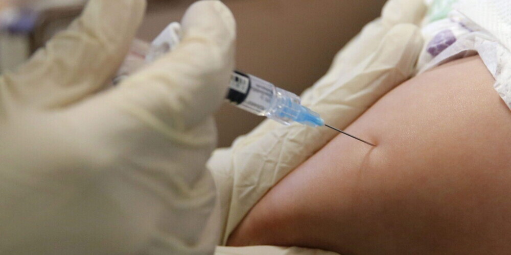 В Латвии девочек будут прививать 9-ти валентной вакциной от вируса папилломы человека, вызывающего рак