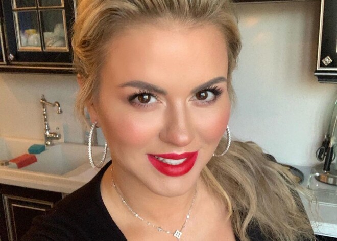 "Какая куколка": подписчики восхитились архивным фото Анны Семенович, на котором ей 12 лет