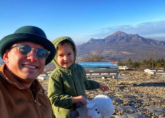 Муцениеце показала, как провела время с сыном в Берлине, а Прилучный - с дочерью в Пятигорске