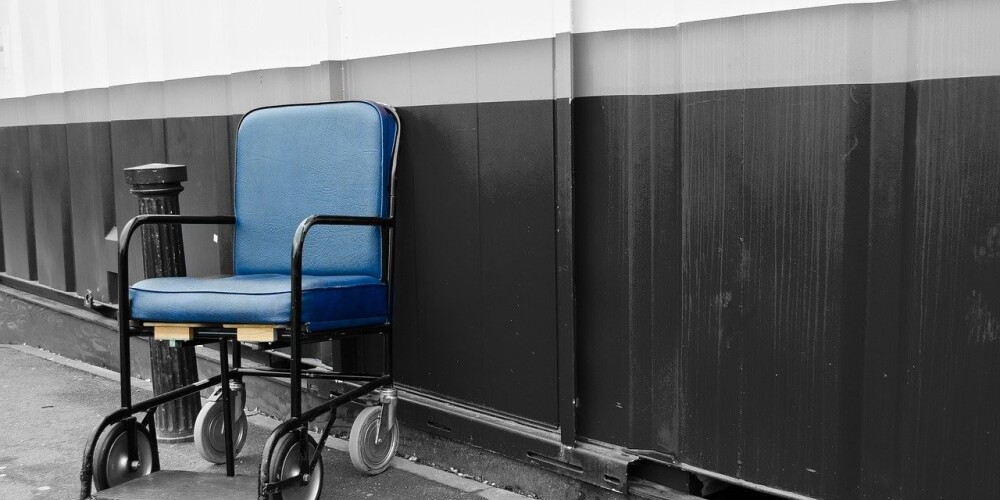 "Ну выходите же!": Пациентка рижской больницы с онкологией в шоке от отношения персонала
