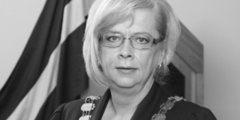 Mirusi bijusī Rīgas apgabaltiesas priekšsēdētāja Sandra Strence