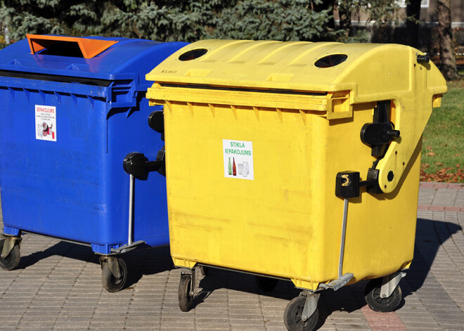 Жители Латвии покупают слишком много продуктов, которые затем выбрасывают