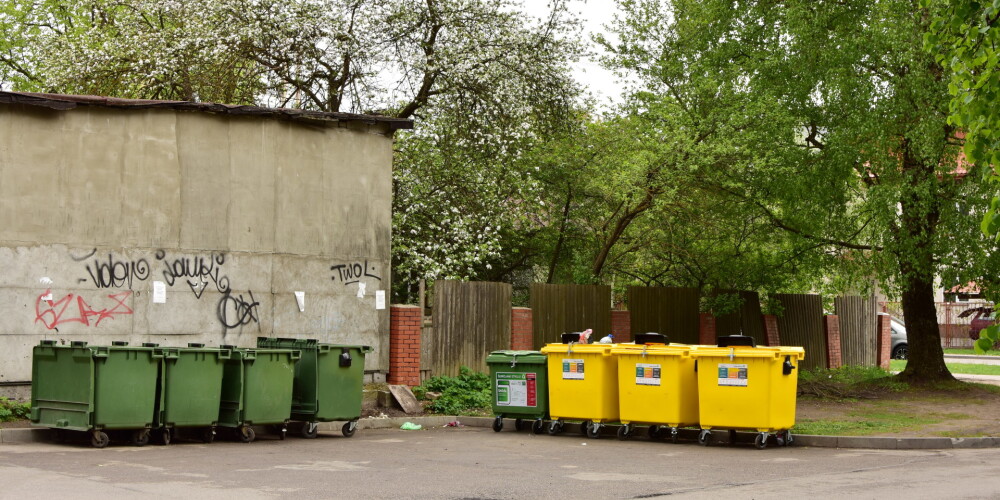 VARAM liedz mazināt atkritumu izvešanas izmaksas rīdziniekiem, kas šķiro atkritumus; dome apsver iespēju vērsties Satversmes tiesā