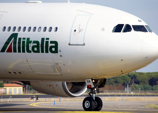 Itālijā streiko "Alitalia" un "Air Italy" darbinieki; atcelti vairāk nekā 300 reisi