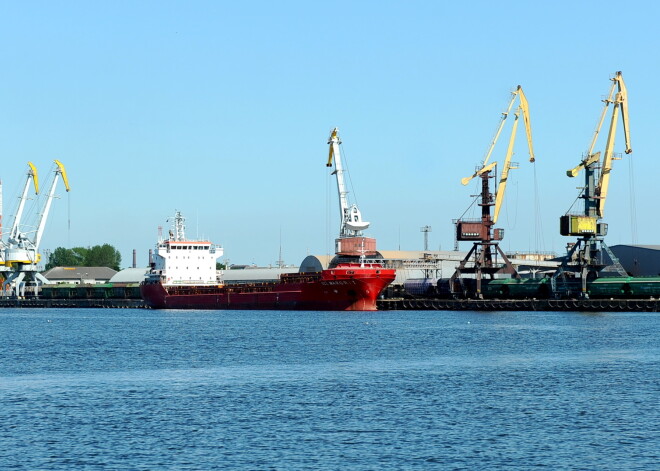 Kuģniecības uzņēmumus visā pasaulē brīdina neizmantot Ventspils ostu